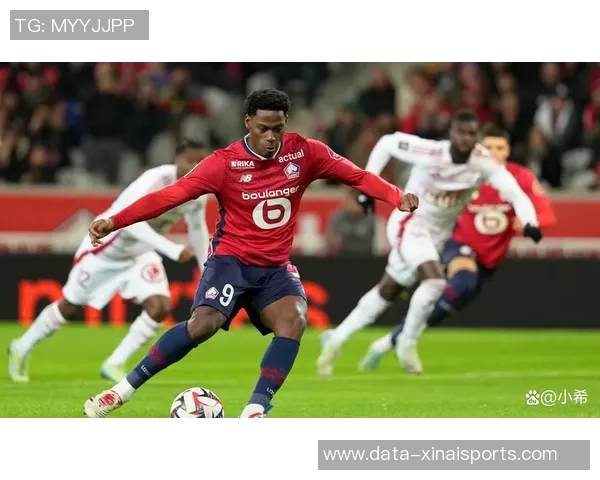 世体：卡萨多因身体不适提前退出训练，出战皇家社会成疑